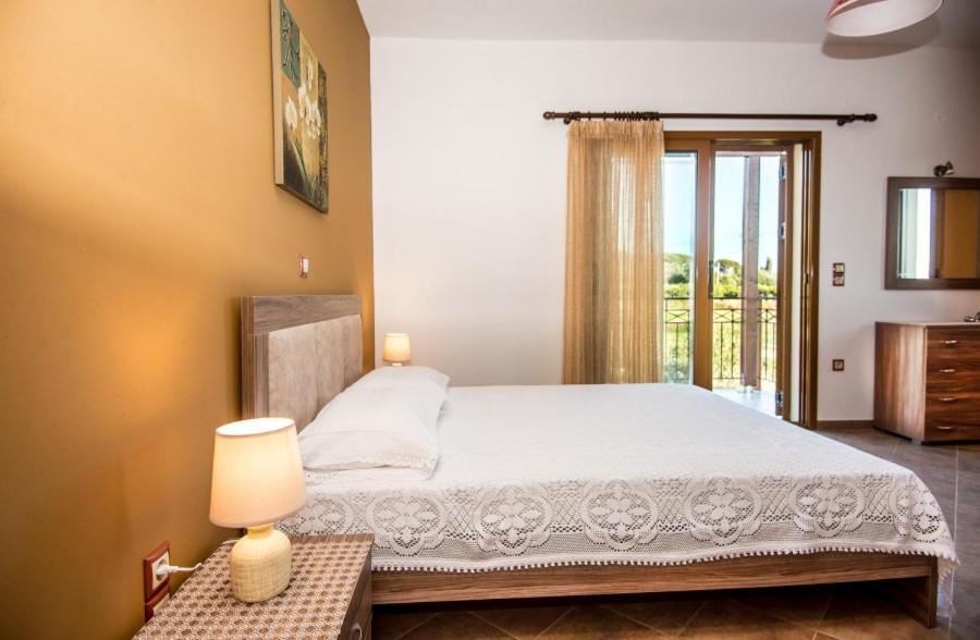 Villa Irida Afrato ภายนอก รูปภาพ