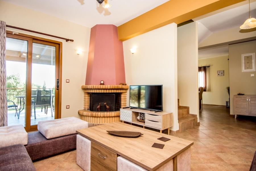 Villa Irida Afrato ภายนอก รูปภาพ