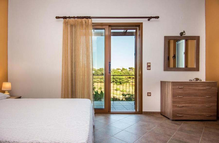 Villa Irida Afrato ภายนอก รูปภาพ
