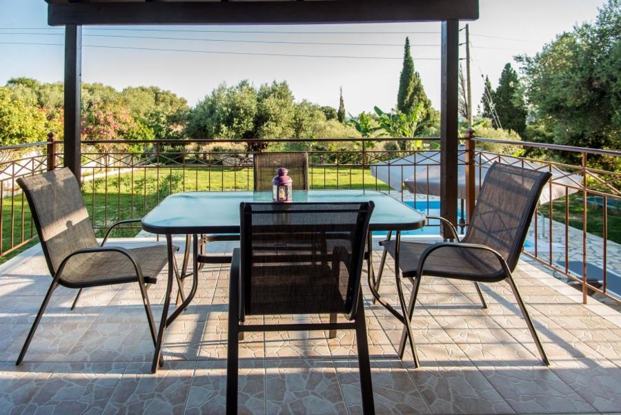 Villa Irida Afrato ภายนอก รูปภาพ