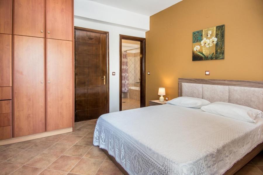 Villa Irida Afrato ภายนอก รูปภาพ