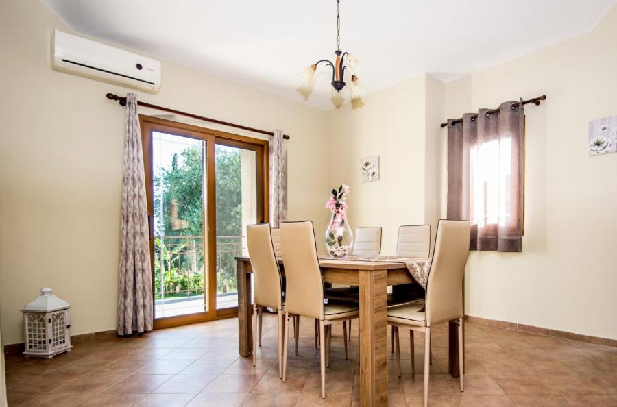 Villa Irida Afrato ภายนอก รูปภาพ